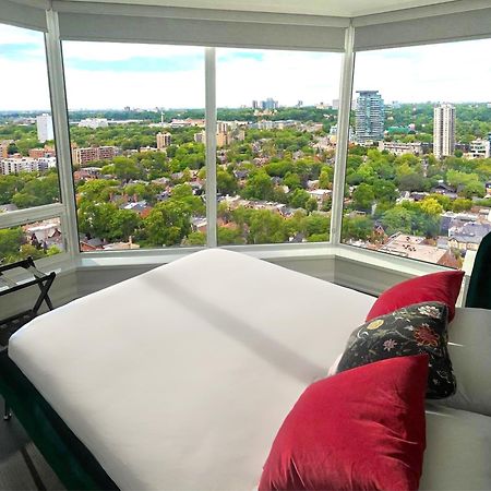 Luxury 2-Bedroom Apartment In Yorkville With The Best City View In Downtown โตรอนโต ภายนอก รูปภาพ