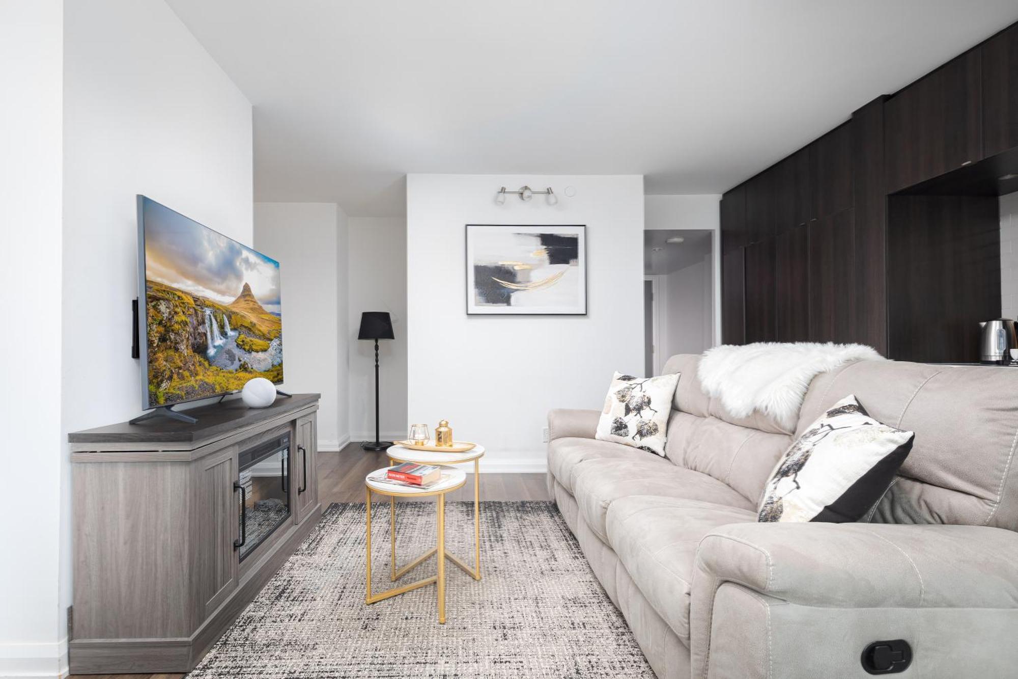 Luxury 2-Bedroom Apartment In Yorkville With The Best City View In Downtown โตรอนโต ภายนอก รูปภาพ