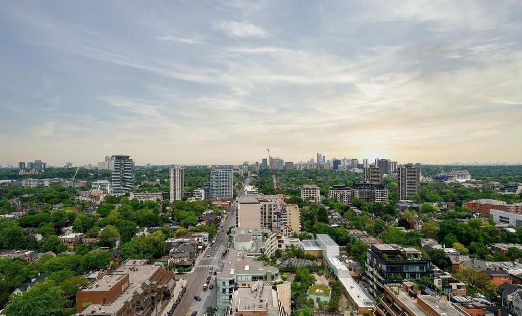 Luxury 2-Bedroom Apartment In Yorkville With The Best City View In Downtown โตรอนโต ภายนอก รูปภาพ